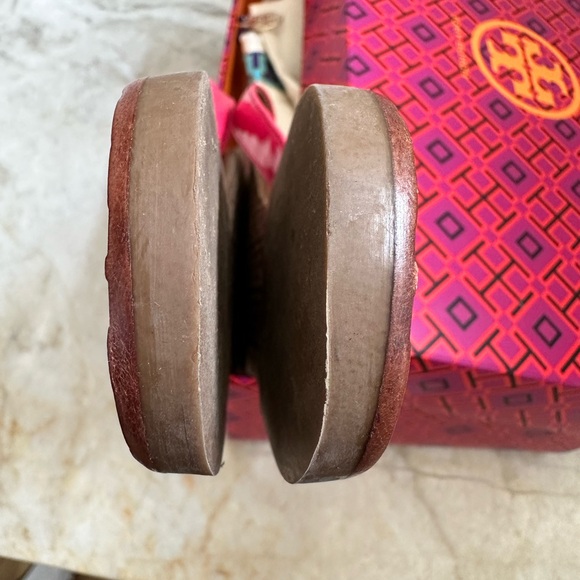 Tory Burch Thora pink patent leather sandals - Picture 8 of 8